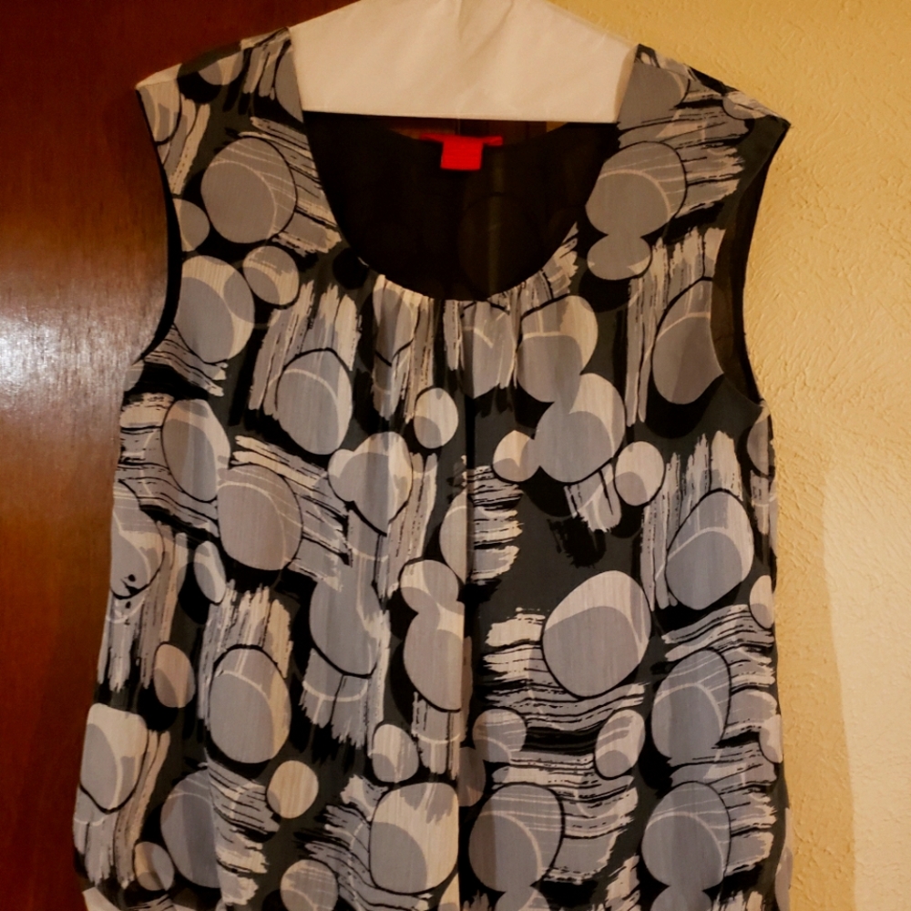Cute Sunny Leigh blouse